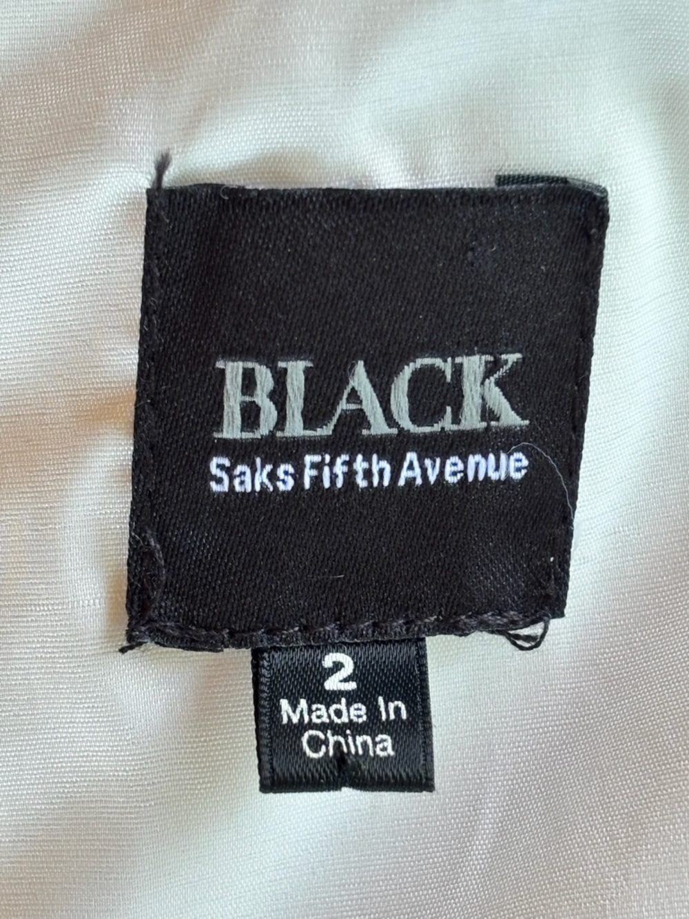 Saks Fifth Avenue Stunning White Dress with Black Lace Overlay -Sz 2 - Picture 2 of 8